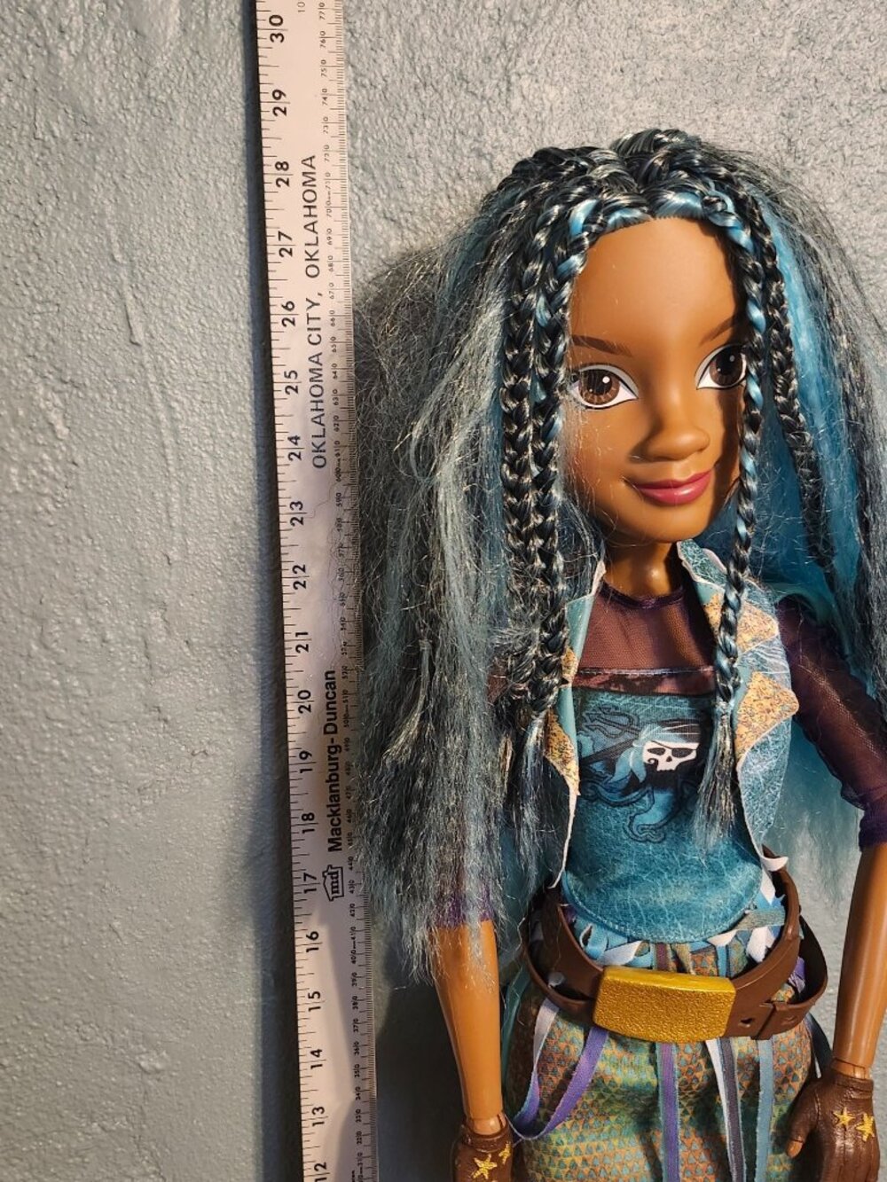 Disney Descendants 3 Uma Doll 28 Inches Pirate Outfit - Picture 9 of 9